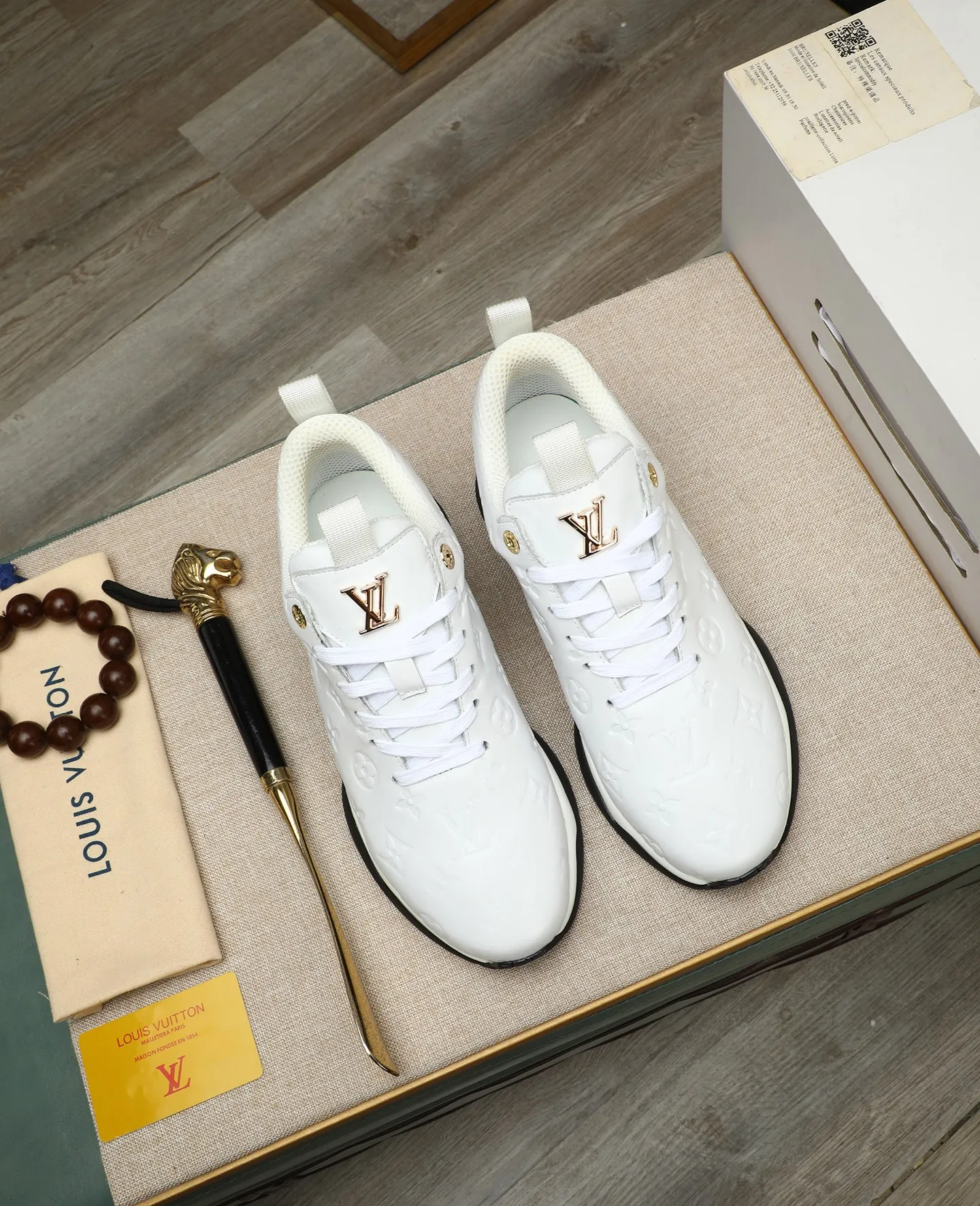 Men's shoes 💰520 📛📛【LOUIS VUITTON】Louis Vuitton official website synchronized new products 👟Milan fashion catwalk style 🇰🇾🇰🇾LV family logo, celebrity style, a must-have for fashionistas ⚠️First-layer calfskin ➕Mesh lining ➕Official website original version special outsole 👞Number 39-44 (38 45 46 customized)